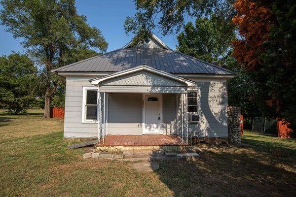 309 S GOLDEN ST, JERICO SPRINGS, MO 64756 - Image 87ecfd594901cc0aaa6d11bd7dfda543/1030945124