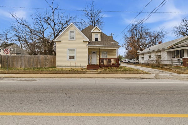 715 E DIVISION ST, SPRINGFIELD, MO 65803 - Image 87f7f1557ea90e86f865207ba14902aa/1684974194
