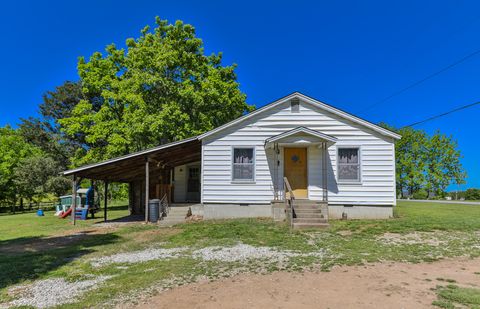 Photo of 1770 W Parkview Street, Bolivar, MO 65613 (MLS # 60323770)