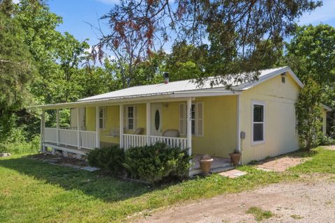 Photo of 377 County Road 304, Gainesville, MO 65655 (MLS # 60323820)