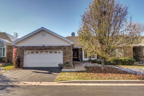 Photo of 1717 W Elfindale Street 3c #3c, Springfield, MO 65807 (MLS # 60311012)