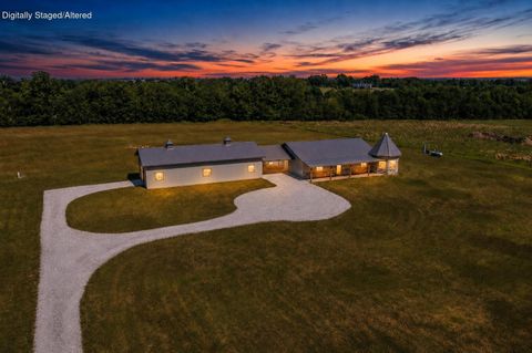 Photo of 4426 S 86th Road, Bolivar, MO 65613 (MLS # 60323877)