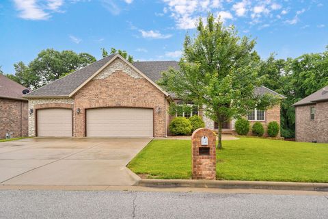 Photo of 2342 W Darby Street, Springfield, MO 65810 (MLS # 60324198)