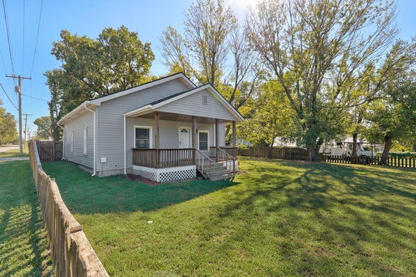 1352 N ETHYL AVE, SPRINGFIELD, MO 65802 - Image 8b78dd39bbf700f8d30d2b7d389da413/75451661