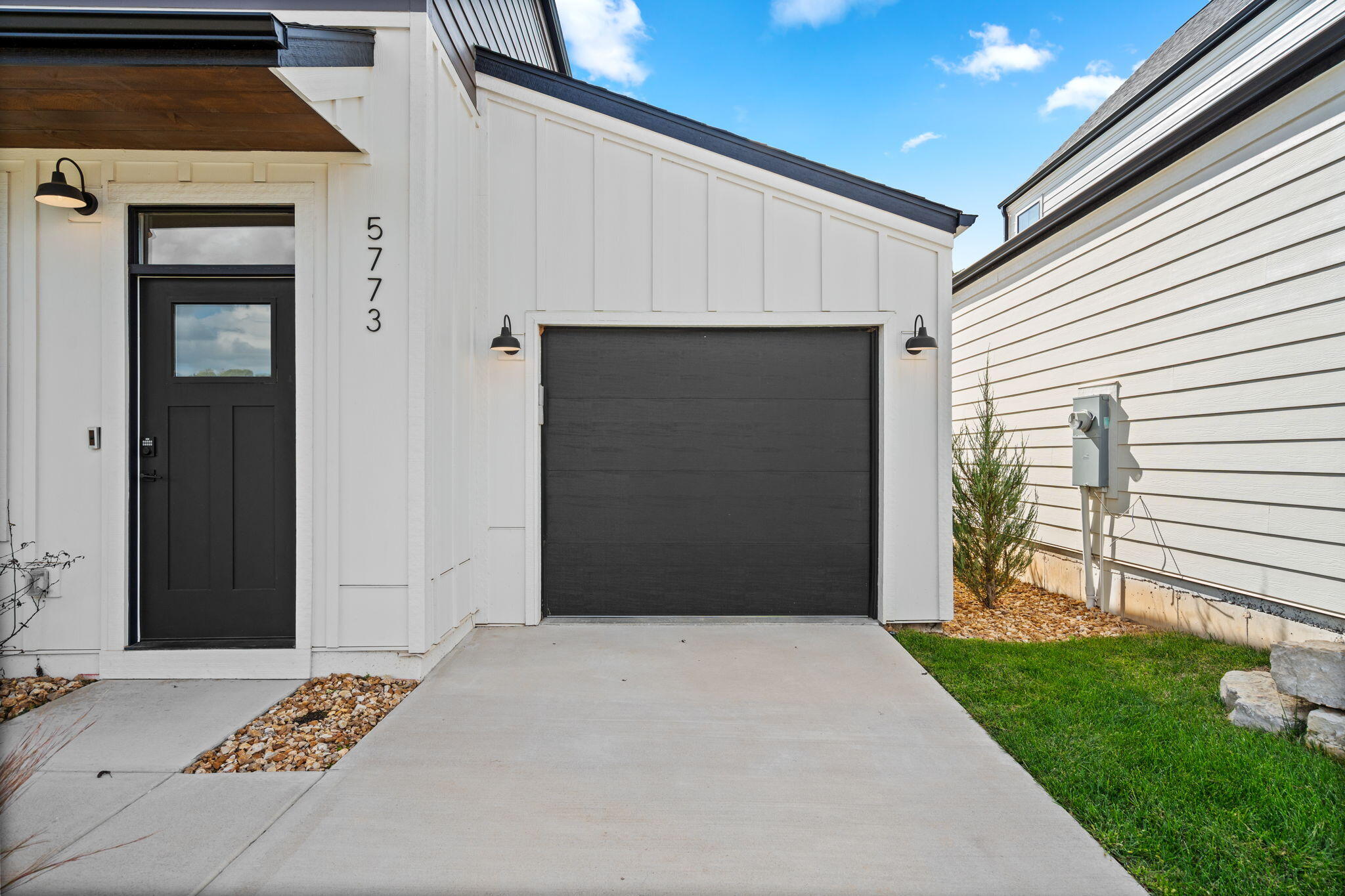 5773 S Trailside Circle