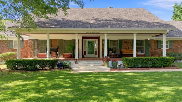 301 W 10TH ST, WILLOW SPRINGS, MO 65793 - Image 8ce39e19f4de5f6ecf4fcd7f4be67518/4291633438
