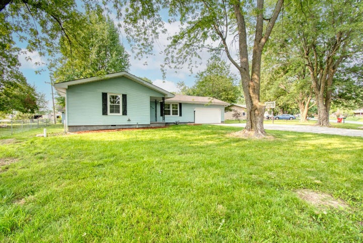 Photo 1 of 38 — 203 W King Drive, Willard, MO 65781