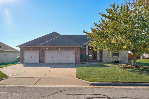 6101 N 19TH AVE, OZARK, MO 65721 - Image 8ef4f384b10730b5f35f7892a5eef8e8/1988147929