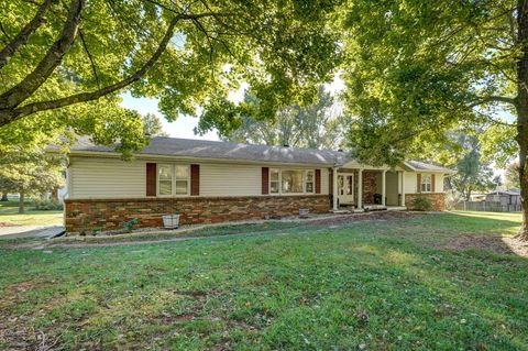 Photo of 1410 S Briar Avenue, Springfield, MO 65809 (MLS # 60312711)