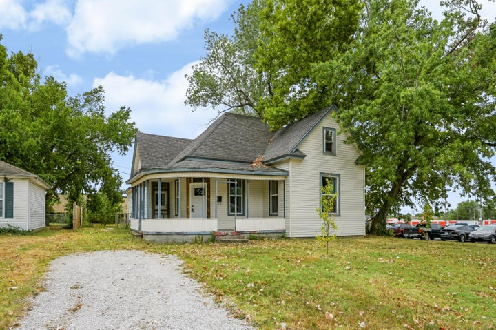 Photo 1 of 26 — 2620 E 6th Street, Joplin, MO 64801