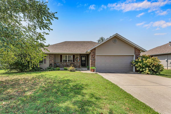 512 RICE ST, CLEVER, MO 65631 - Image 920d7fb0fe1f66c4dd282af17f53028f/3619852890