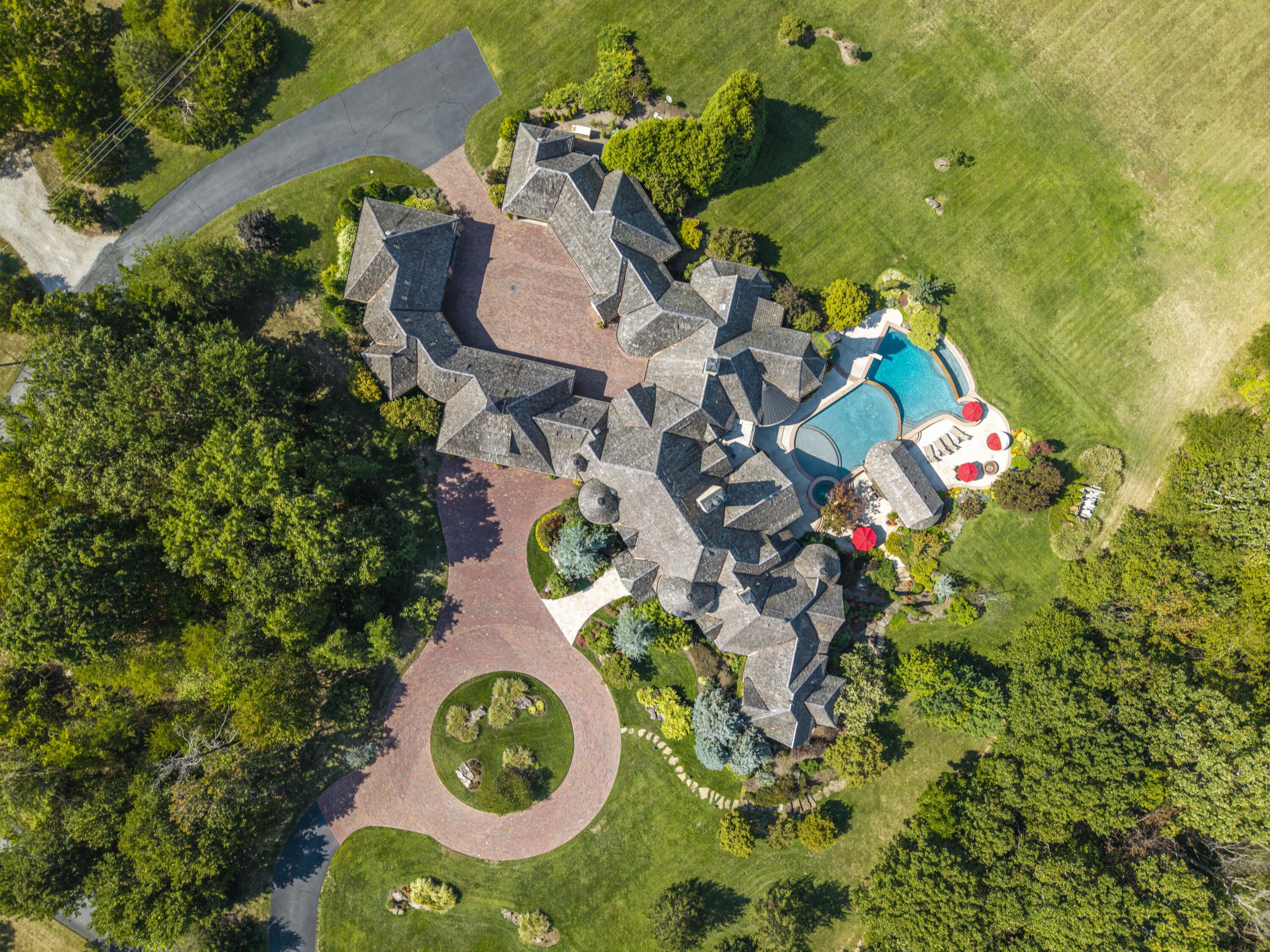 1100 Lakewood Drive