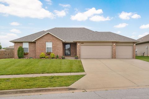 Photo of 1071 S Tanner Drive, Springfield, MO 65802 (MLS # 60324202)