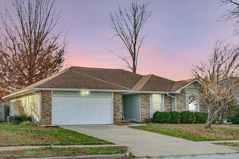 Photo of 3645 S Ridgecrest Avenue, Springfield, MO 65807 (MLS # 60310779)