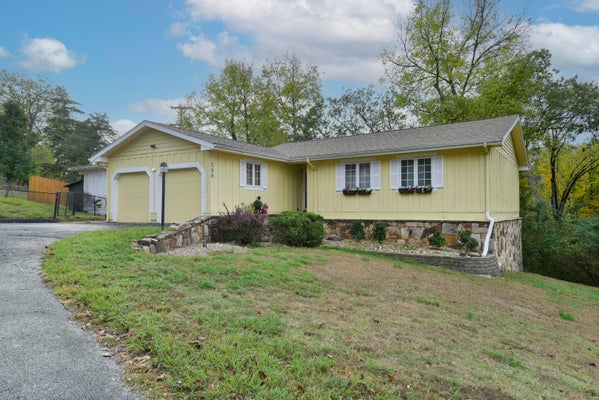 598 LAKE SHORE DR, BRANSON, MO 65616 - Image 93ca3f923df298157e03c6bc00f02aa8/3346966634