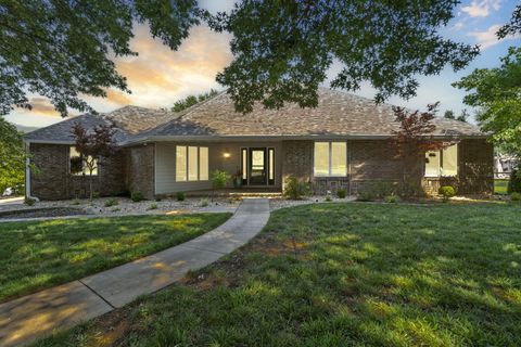 Photo of 1320 S Raintree Place, Springfield, MO 65809 (MLS # 60307028)
