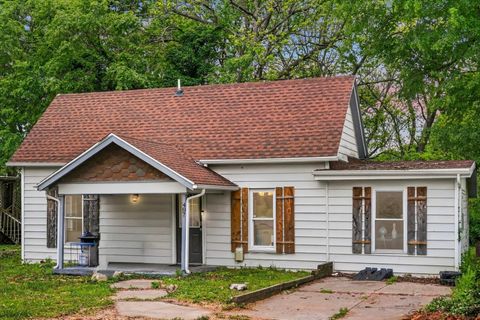 Photo of 407 S Clarke Avenue, Clever, MO 65631 (MLS # 60324406)