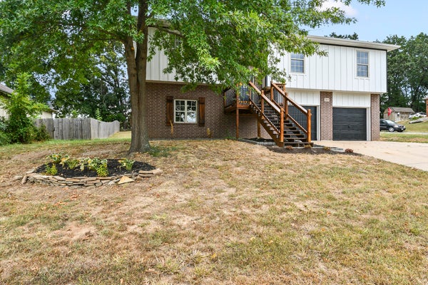 2013 E JAY ST, OZARK, MO 65721 - Image 96301ba3b0185a8fb447becce38aa73a/1881367284
