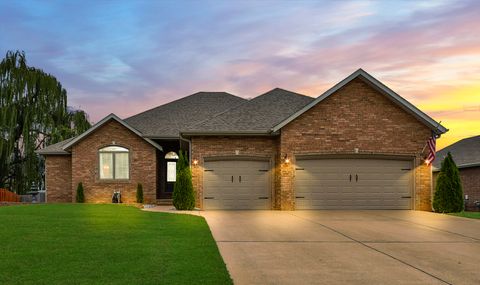 Photo of 711 W Morning Glory Drive, Nixa, MO 65714 (MLS # 60307530)