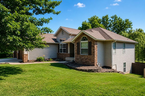 126 N JULIE DR, REPUBLIC, MO 65738 - Image 98b0de23faf8a8f9c3d80473419da58a/2805310035