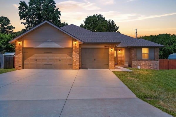 505 S FOREST LN, REPUBLIC, MO 65738 - Image 9a86adfb031eaed56a5afea878ae8290/1664874081