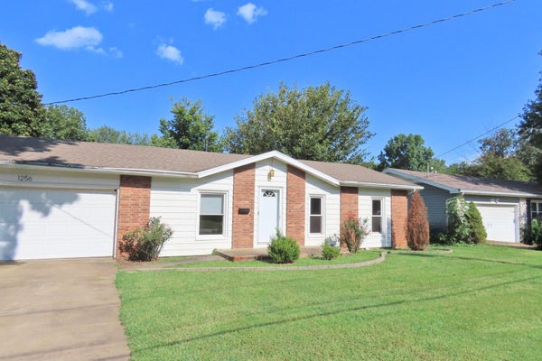 1256 S MEADOWVIEW AVE, SPRINGFIELD, MO 65804 - Image 9e182bec359601c1612ed01eb479e114/486753476