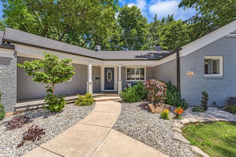 Photo of 1160 S Holland Avenue, Springfield, MO 65807 (MLS # 60323757)