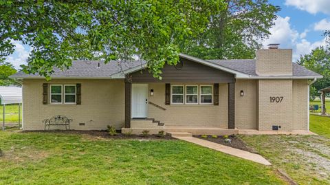 Photo of 1907 Debra Drive, West Plains, MO 65775 (MLS # 60324020)