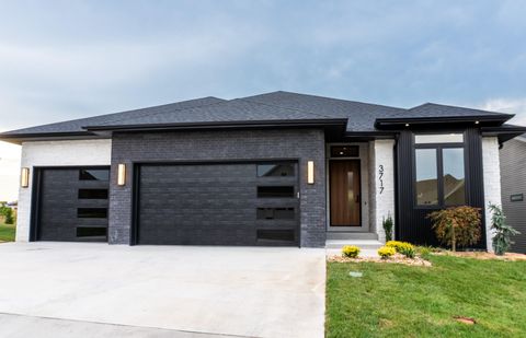 Photo of 3717 E Woodhue Street, Springfield, MO 65802 (MLS # 60311204)