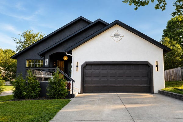215 PINE HILL CT, NIXA, MO 65714 - Image a694f2fdbc7e473ea276a83159b53b27/3011125551