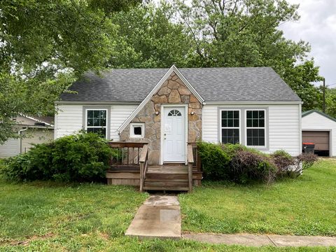 Photo of 410 N Division Street, Seymour, MO 65746 (MLS # 60324168)