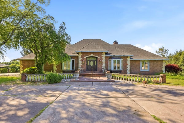 2552 S SKYLINE DR, SPRINGFIELD, MO 65804 - Image a8ca041450a164dbb277cdbe92d9a408/1953583398