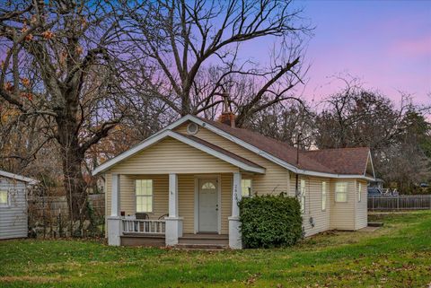 Photo of 2800 N Grant Avenue, Springfield, MO 65803 (MLS # 60310728)