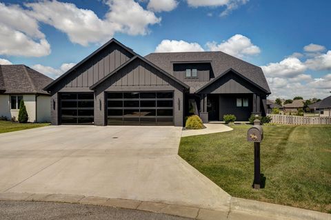 Photo of 1527 N Edgemont Circle, Springfield, MO 65802 (MLS # 60311737)