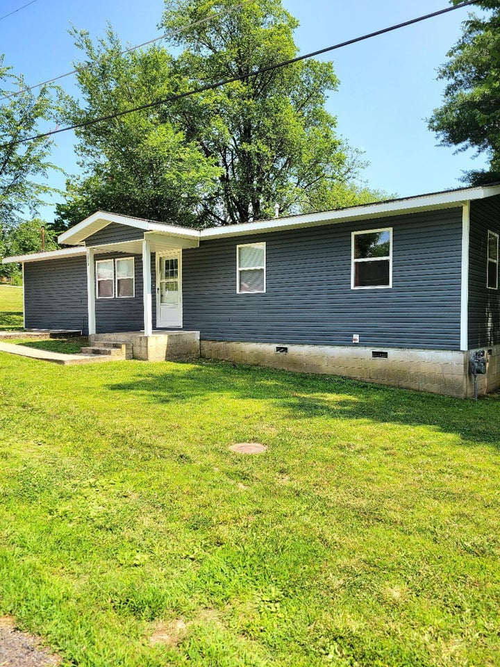 Photo 1 of 21 — 1313 E Benton Avenue, Ava, MO 65608