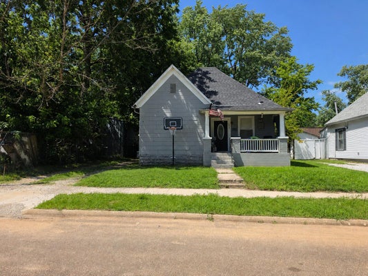 1233 E THOMAN ST, SPRINGFIELD, MO 65803 - Image ac97fd82f0fb8a7b089346ecd3d2544f/905249924