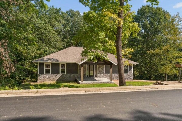 903 OAK GROVE LN, BRANSON, MO 65616 - Image ad9f9c7fc8bfd6f710824285ea9644db/1400130261