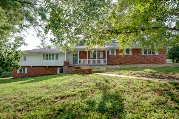 1508 S ESSEX RD, SPRINGFIELD, MO 65809 - Image ade166df8329e4f162d11de464cf07b2/987427462