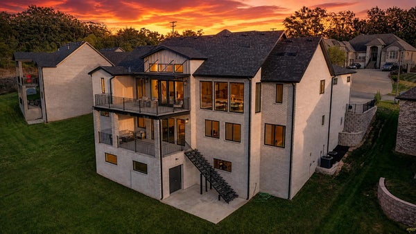 343 W MONARCHWOOD DR, NIXA, MO 65714 - Image aeb2cc26bdb14788d12b9590c4b8dae4/495122724