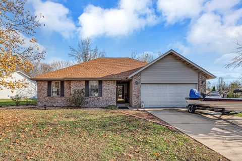 Photo of 936 W Turnberry Boulevard, Ozark, MO 65721 (MLS # 60310744)