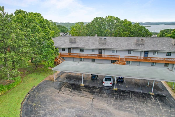 145 STARBOARD DR UNIT 106, KIMBERLING CITY, MO 65686 - Image b13afe73169d124a931fbd6c2c8a7816/1758858481