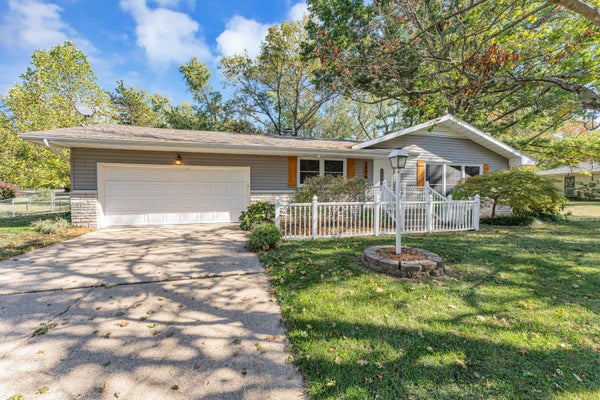 1706 S 11TH AVE, OZARK, MO 65721 - Image b2049dc43dfad449ff5de232580e1e6c/276099232