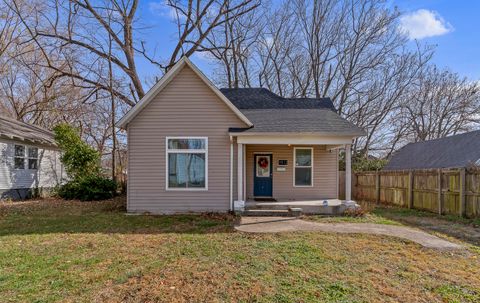 Photo of 1512 N Missouri Avenue N, Springfield, MO 65803 (MLS # 60311175)