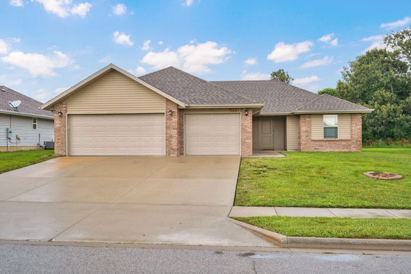 485 W MELODY LN, REPUBLIC, MO 65738 - Image b3680a9a9f36b37dba8dc7beca357109/123419486