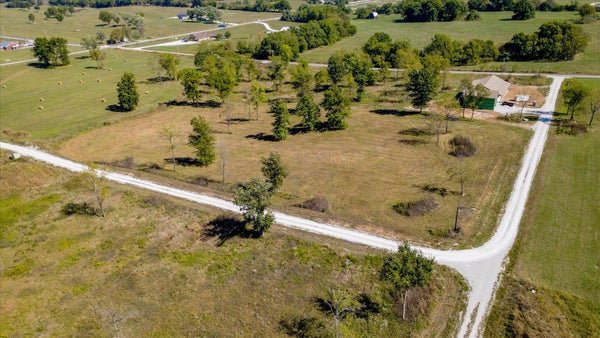 S 82ND RD, BOLIVAR, MO 65613 - Image b426c0bc1c1f0d340de796500520a60a/3128945910