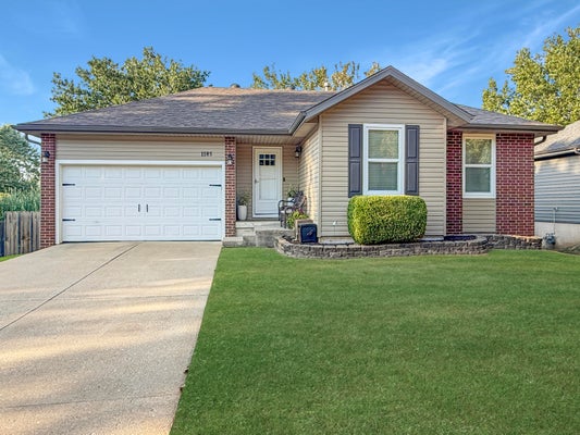 1185 W GRAYROCK DR, SPRINGFIELD, MO 65810 - Image b4b5131f7fc6ec21f0e26e25233cc151/1069099640