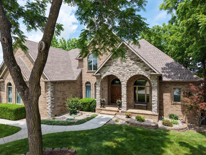 Photo 1 of 100 — 4013 E Gastonbury Street, Springfield, MO 65809