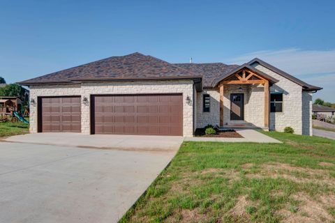 Photo of 4449 N Toby Avenue, Springfield, MO 65803 (MLS # 60306196)