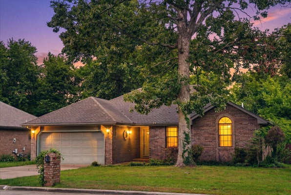 2941 E BELMONT ST, SPRINGFIELD, MO 65802 - Image b60b07afe3d03651fe7630dce9535846/3426253314