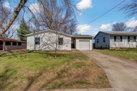 Photo of 1017 E Mcclernon Street, Springfield, MO 65803 (MLS # 60324539)